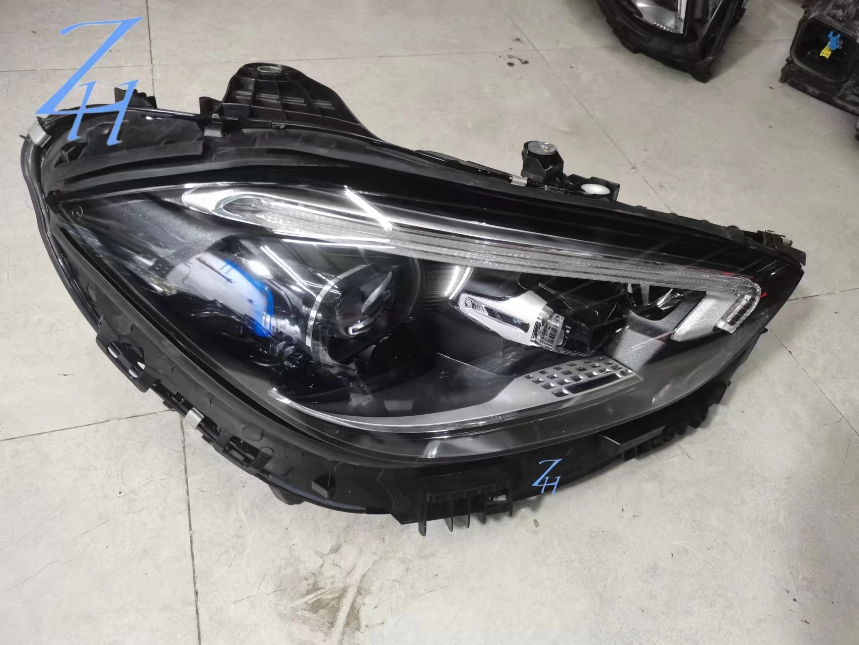 For2021-2024 Mercedes-Benz C-Class W206 automotive Headlights C200 C260 C300 LED Meteor shower geometric Headlights assembly