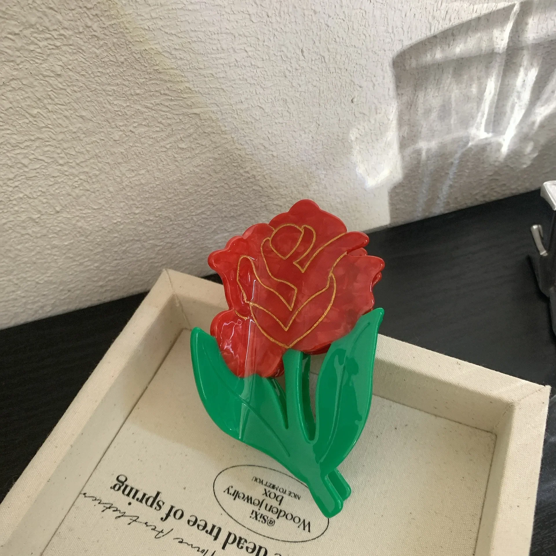 Nieuwe bloemenhaarclip Acetaat klauwclip Zoet en schattig Nieuw design haaraccessoires Cartoon en modieuze haaienclip