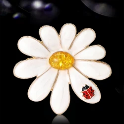 New Oil Dripping Chrysanthemum Pins for Women Unisex Glass Ladybug Brooches Event Party Backpack Decoration Clothes Accessories