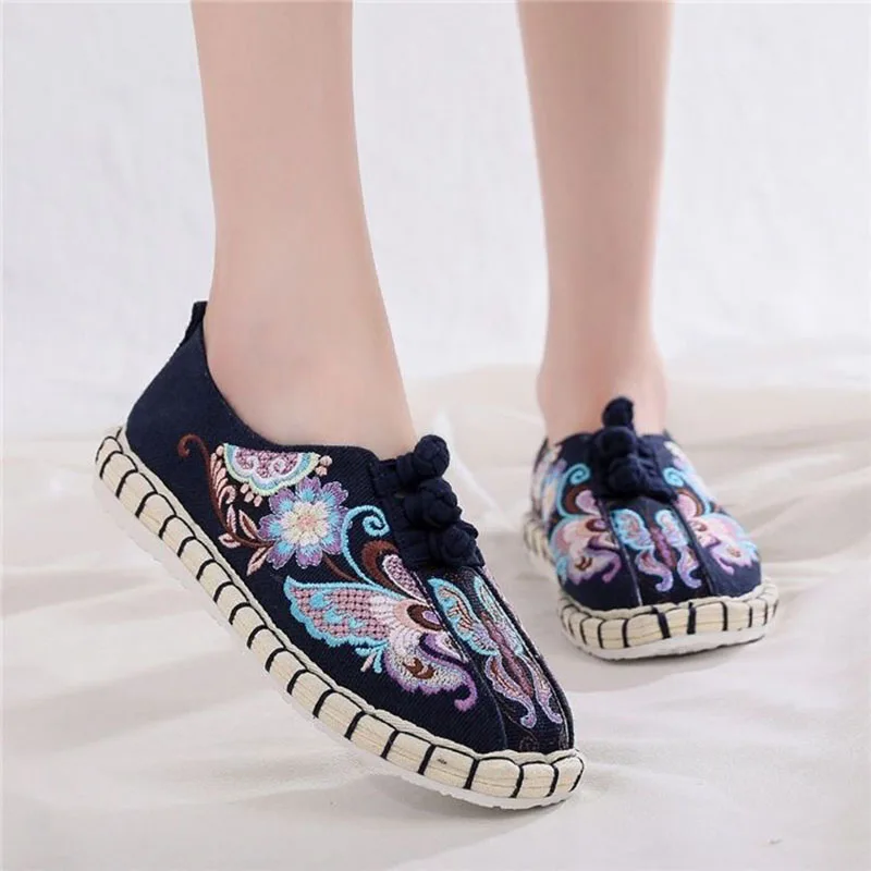 Spring and Autumn Women's Cloth Shoes Lightweight Embroidered Shoes Thousand Layer Bottom Breathable Flat Shoes