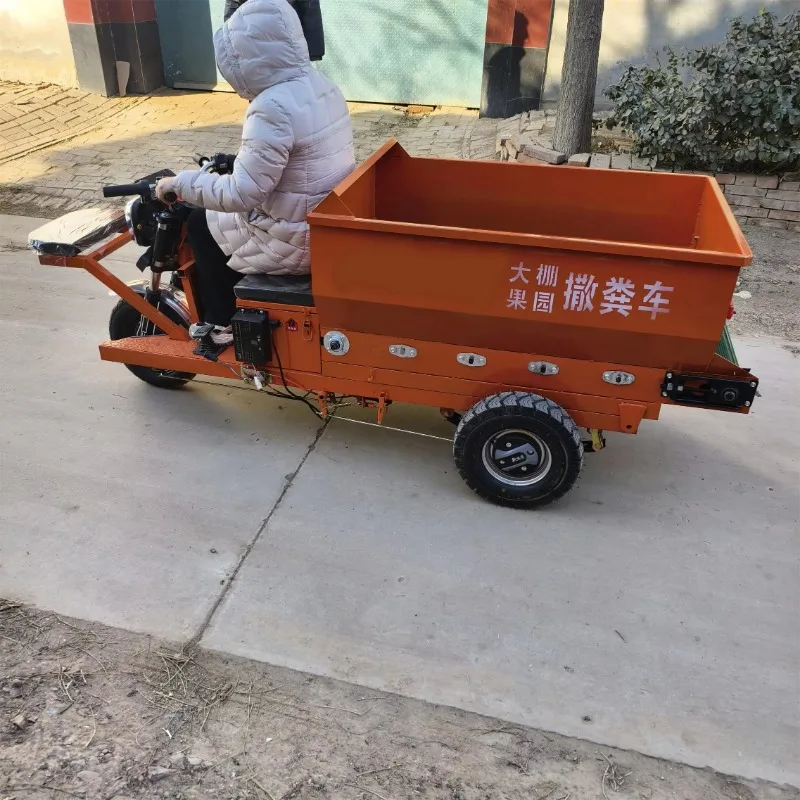 Triciclo Distribuidor de Fertilizantes e Esterco