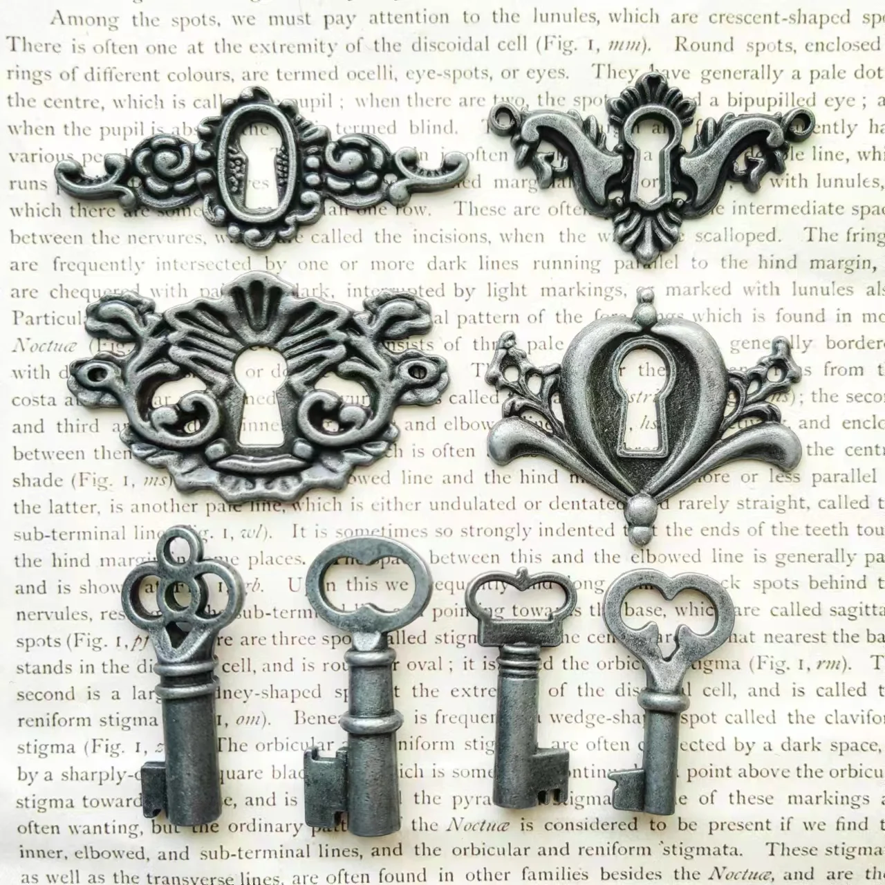 [MET015] Keys and Keyholes Retro Metal Accessories   Junk Journal Scrapbook