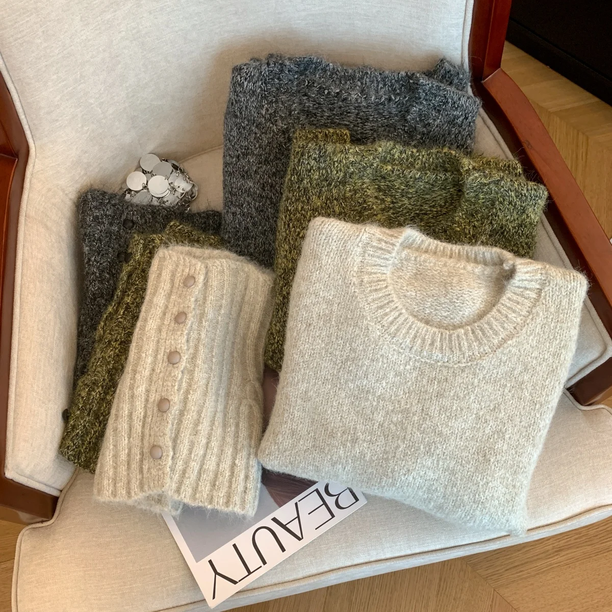 Otoño Invierno Beige gris cuello redondo suéter de manga larga mujer verde Festival pulóver Tops de punto y bufanda conjuntos simplicidad