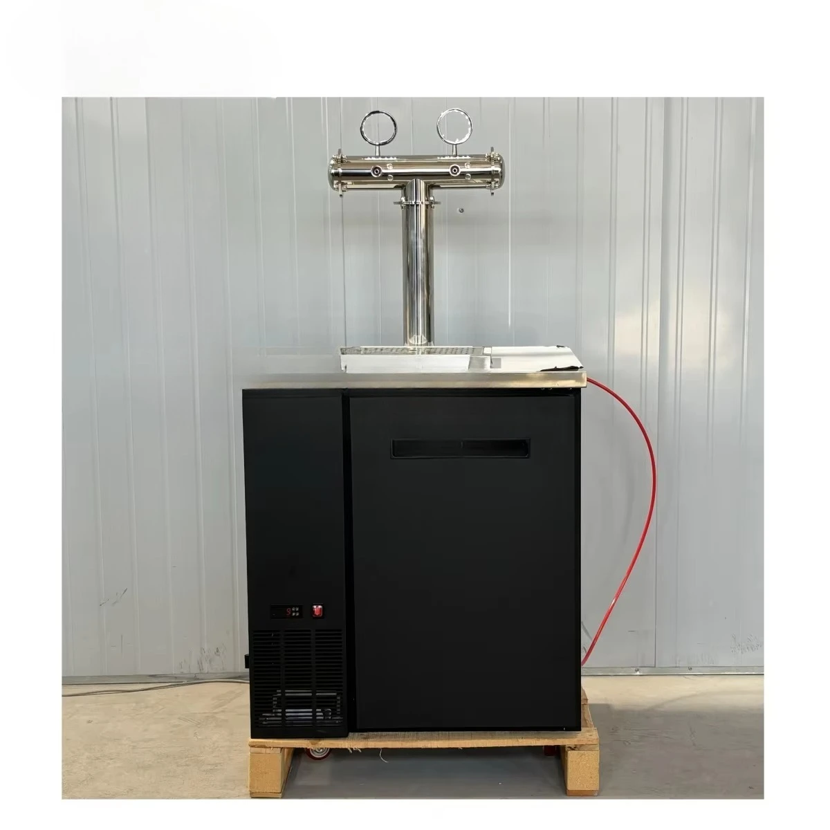 Langlebige Biermaschine aus lebensmittelechtem Edelstahl mit Abgaberad