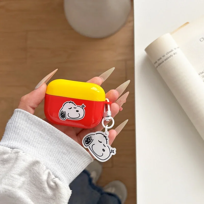 Niedliche Snoopy Charlie Brown Kopfhörerhülle für Airpods 1 2 3 4 Pro 2, kabelloses Bluetooth-Headset, schützende weiche Abdeckung mit Anhänger