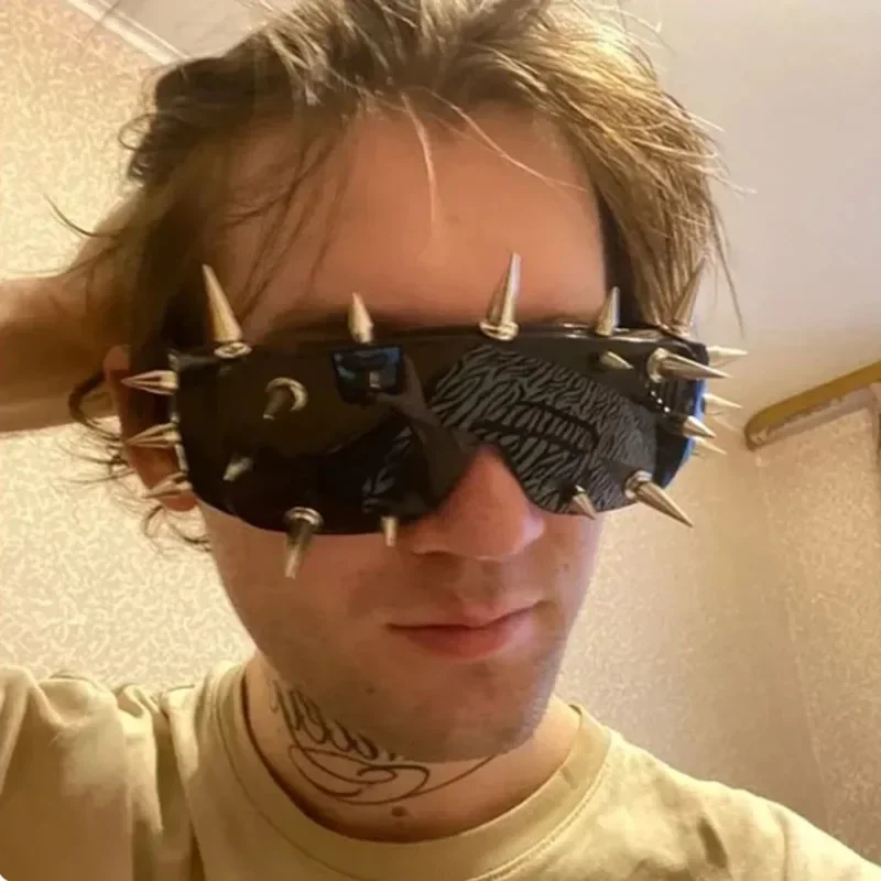 Y2K Steampunk Big Frame Nail Rivet Sunglasses Women For Men Vintage Luxury Brand Designer Sun Glasses Popular One Piece Eyewear