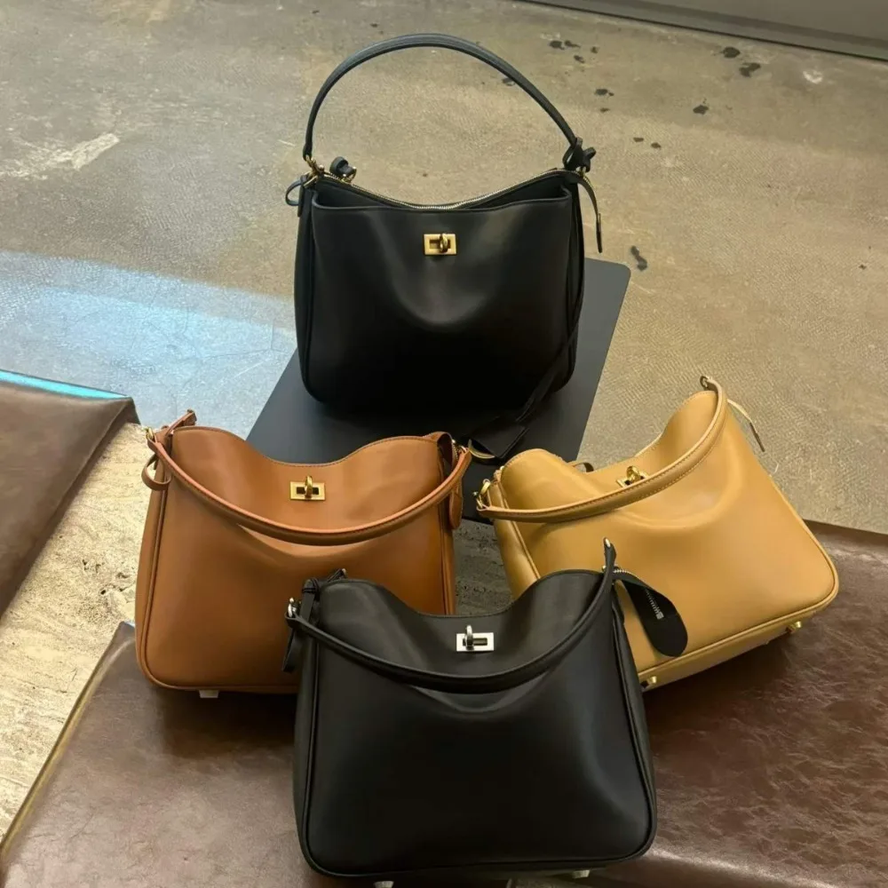 

Light Luxury Women's Bag 2026 New Fashion Versatile Messenger Bag Casual Elegance Sweet Simple Texture Unique Daily