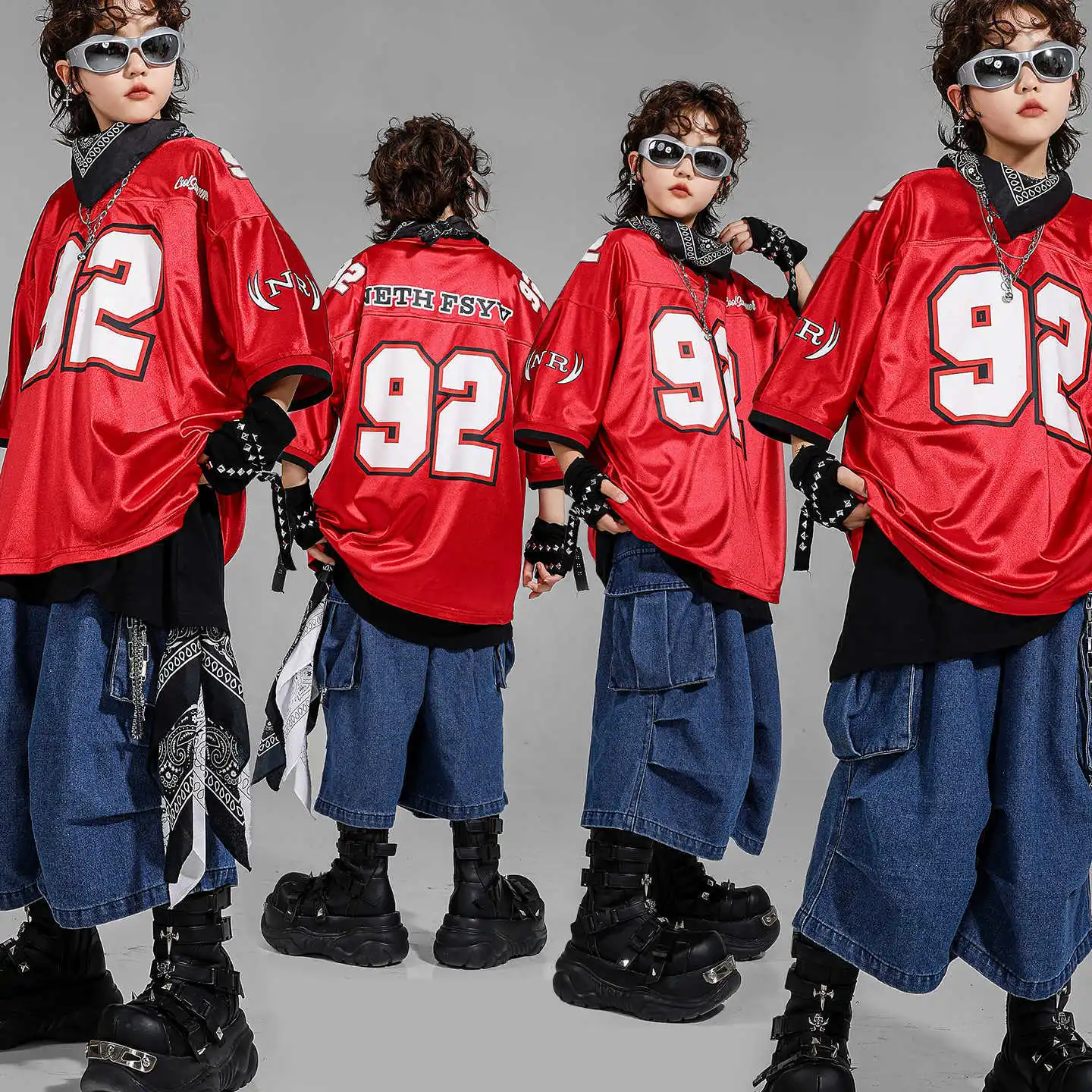 

Kid Kpop Hip Hop Clothing Red Jersey T Shirt Top Denim Blue Parachute Cargo Jeans Shorts for Girl Boy Jazz Dance Costume Clothes