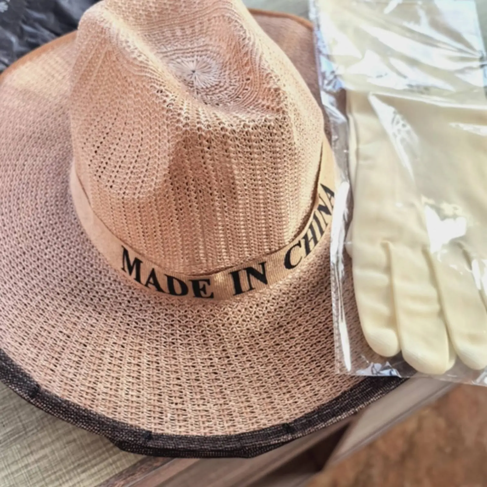 

Cowboy Design Beekeeper Hat Breathable Material Bee Hat Mesh Screen Beekeeping Head Protector High Visibility Mesh Safeguarding