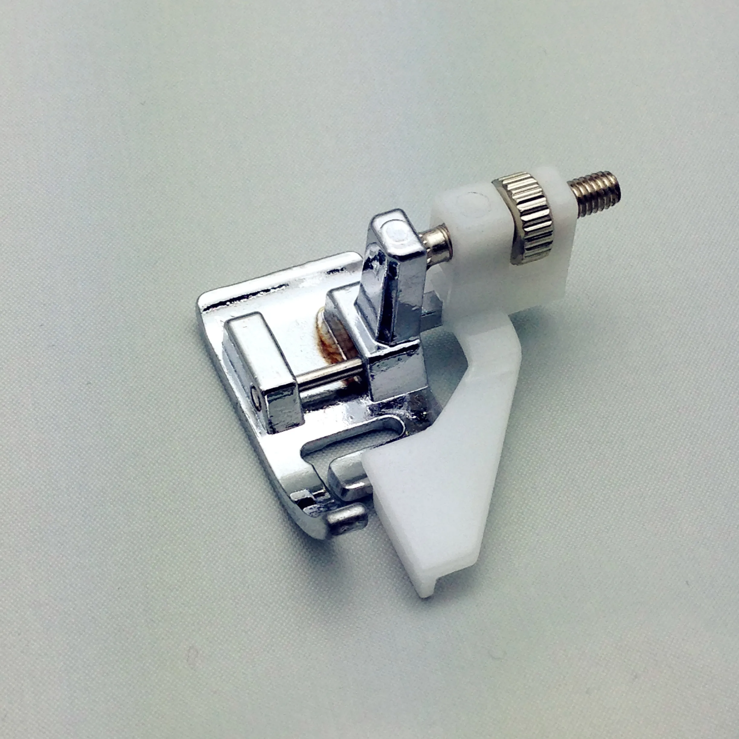 Domestic Sewing Machine Presser Foot Plastic Dark Needle Stiched   Side Stitch Pry Edge   