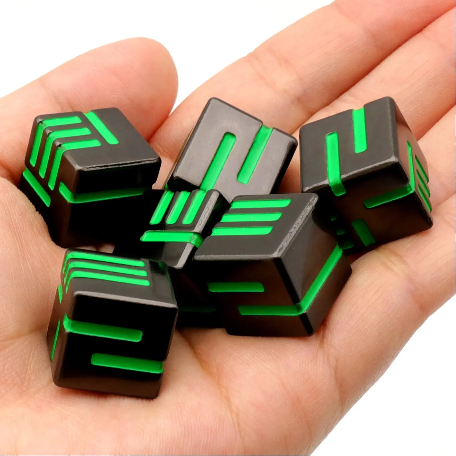 

Набор металлических кубиков, 6-сторонняя многогранная доска для игральных костей, ролевые игры, игральные кости с футляром для хранения