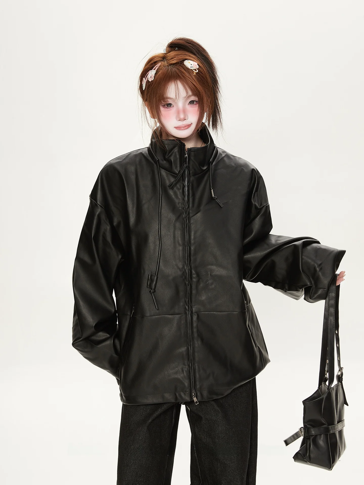 เสื้อโค้ทหนัง PU สไตล์เรโทรอเมริกัน คอตั้ง ทรงหลวม คุณภาพสูง สำหรับผู้หญิง ฤดูใบไม้ผลิ ฤดูใบไม้ร่วง เหมาะสำหรับคู่รัก