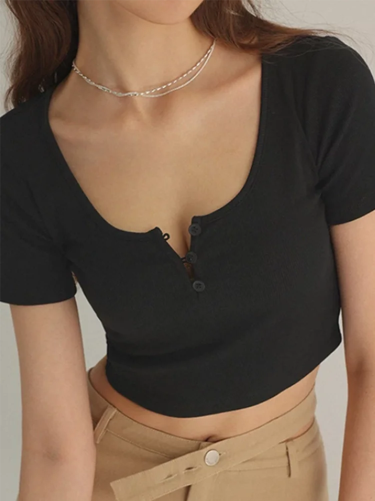 

Women's short clothes