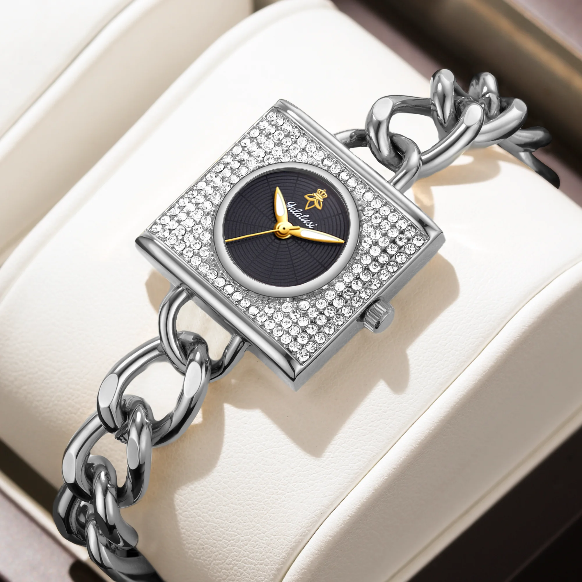 

YaLaLuSi Retro Quartz Watch Classic Roman Ladies Bracelet Watches Women High Quality Wristwatch Vintage Female Clock SilverBlack