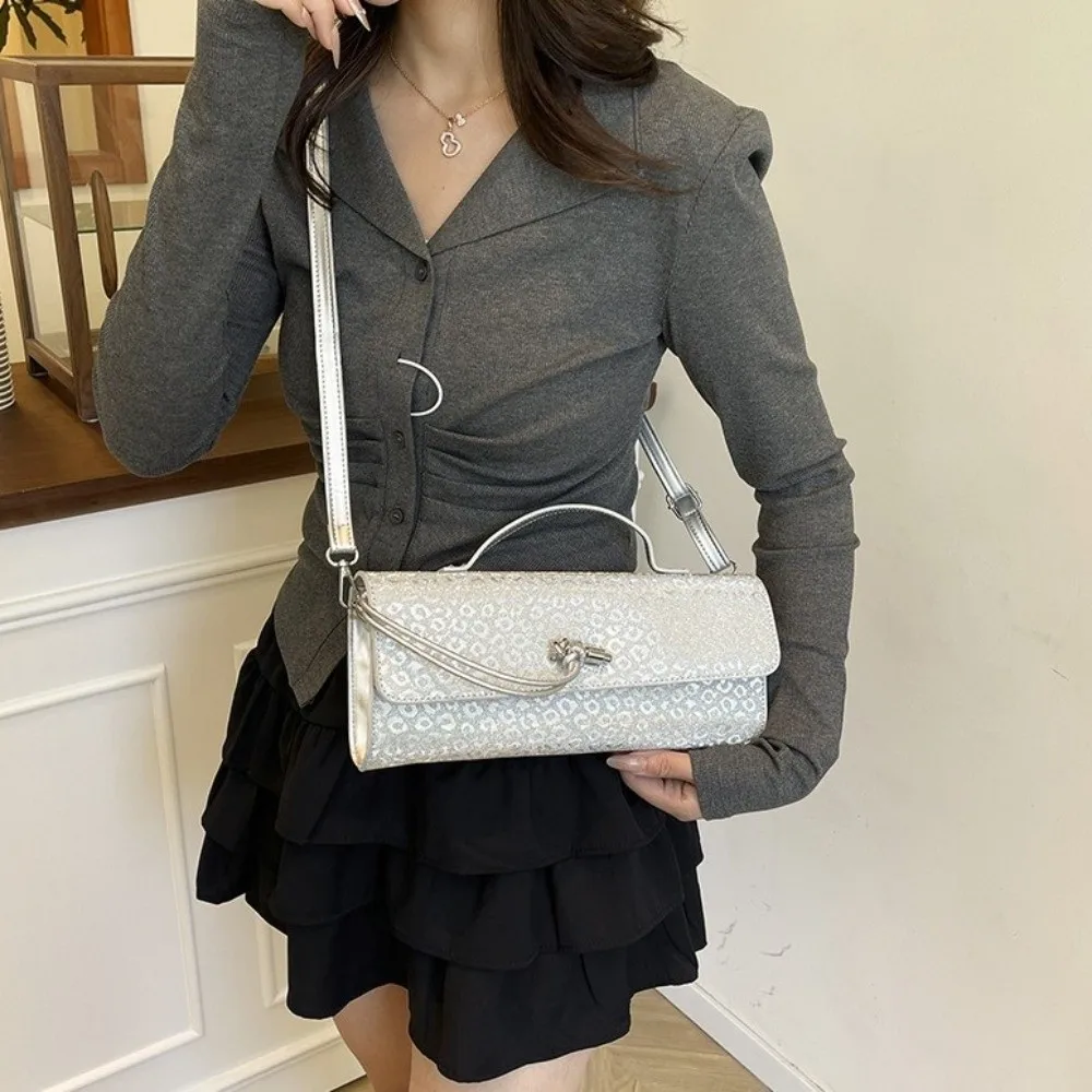 

Прочная женская сумка большой вместимости из ПУ с регулируемым ремнем, повседневная наплечная сумка с металлической пряжкой, серебристая квадратная сумка-кроссбоди в европейском стиле