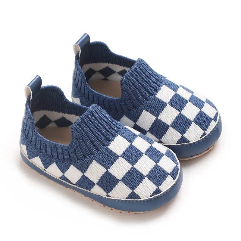 أحذية رياضية كلاسيكية مربعات شبكية قابلة للتنفس نعل قطني للأطفال الصغار أحذية رياضية كاجوال للأطفال من عمر 0 إلى 18 شهرًا