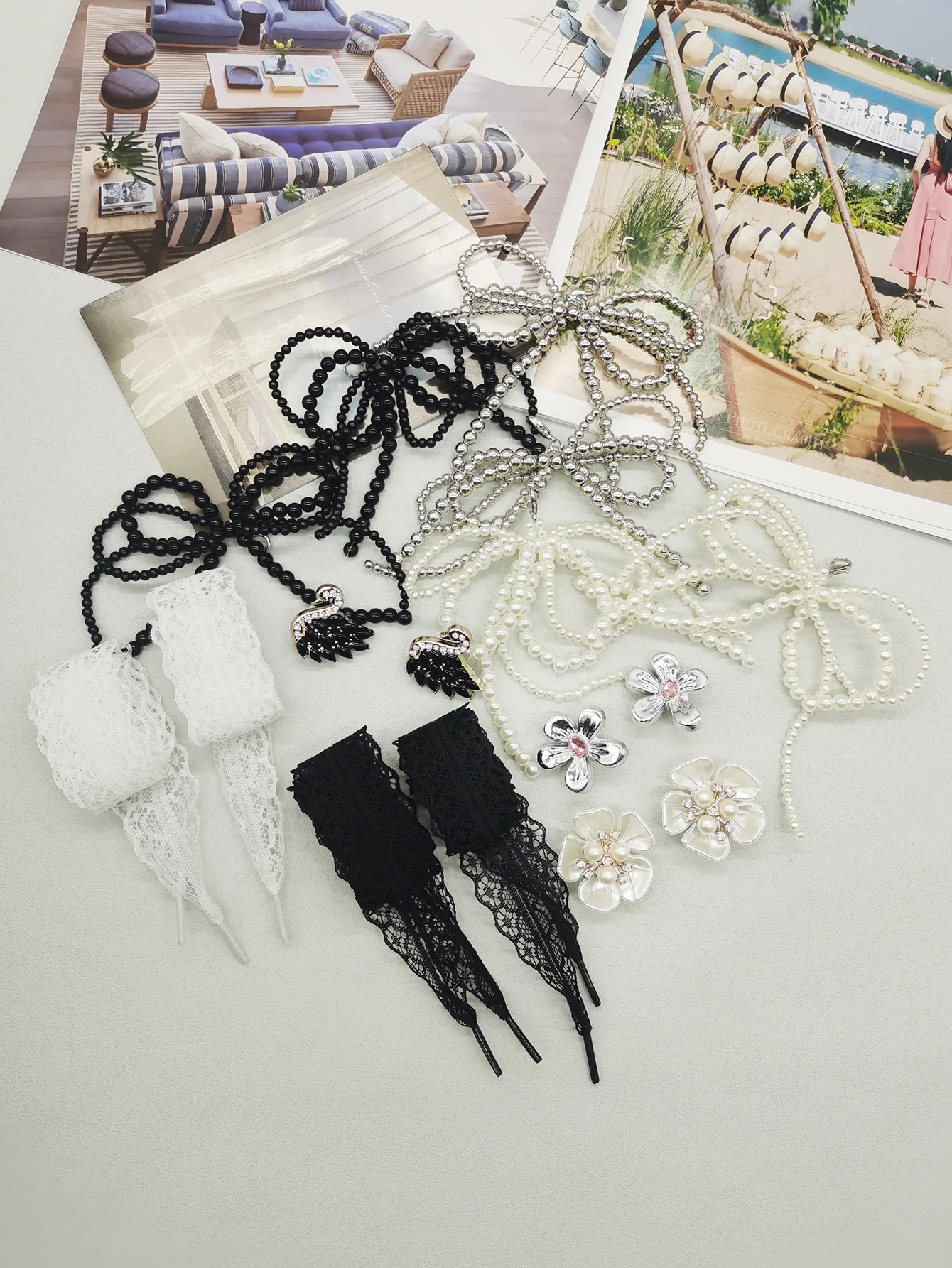6PCS Spitze Schnürsenkel Dekor Barock Faux Perle Bogen Schuh Anhänger Dekorationen Blume Schnürsenkel Clips Zubehör Schwan Schuh Schnallen – Detail 1
