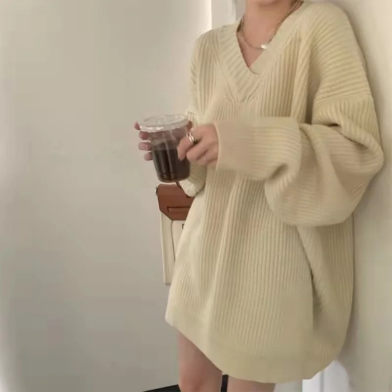 シックな秋の新怠惰なスタイルの女性のセーター V ネック長袖ルーズ痩身ニットトップ快適で暖かいファッショナブルな