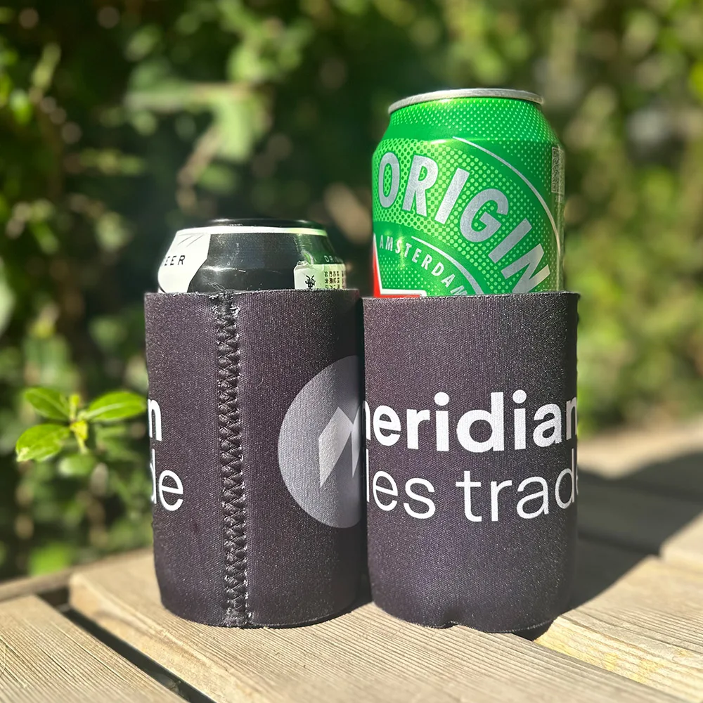 70 Uds. Personalizado con su logotipo, funda enfriadora de latas, enfriadores de latas de neopreno aislados a granel, botella para piscina y playa, soporte para latas y bebidas