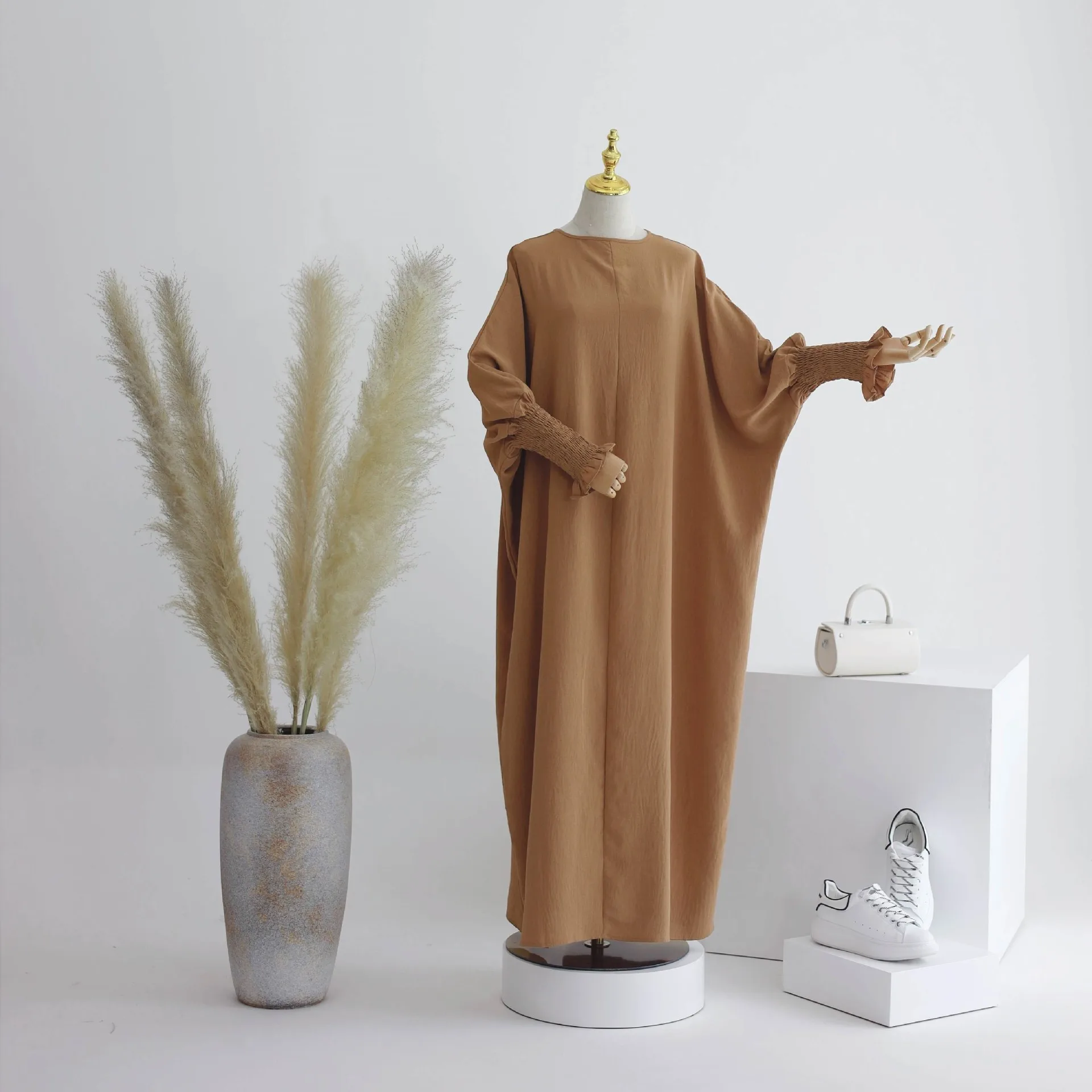 

Женское платье-абайя из Дубая, однотонное, свободного кроя, элегантное, повседневное, модное, простое, базовое, с рукавами «летучая мышь»