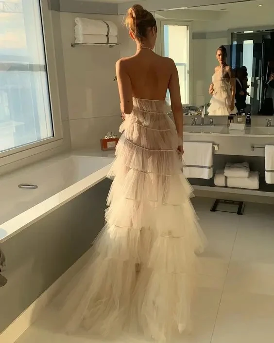 Vestido largo recortado sexy Sin respaldo Sheer Long Formal Drees فسات BoniörtAbiti de fiesta Con volantes Halter Personalizado Transparente