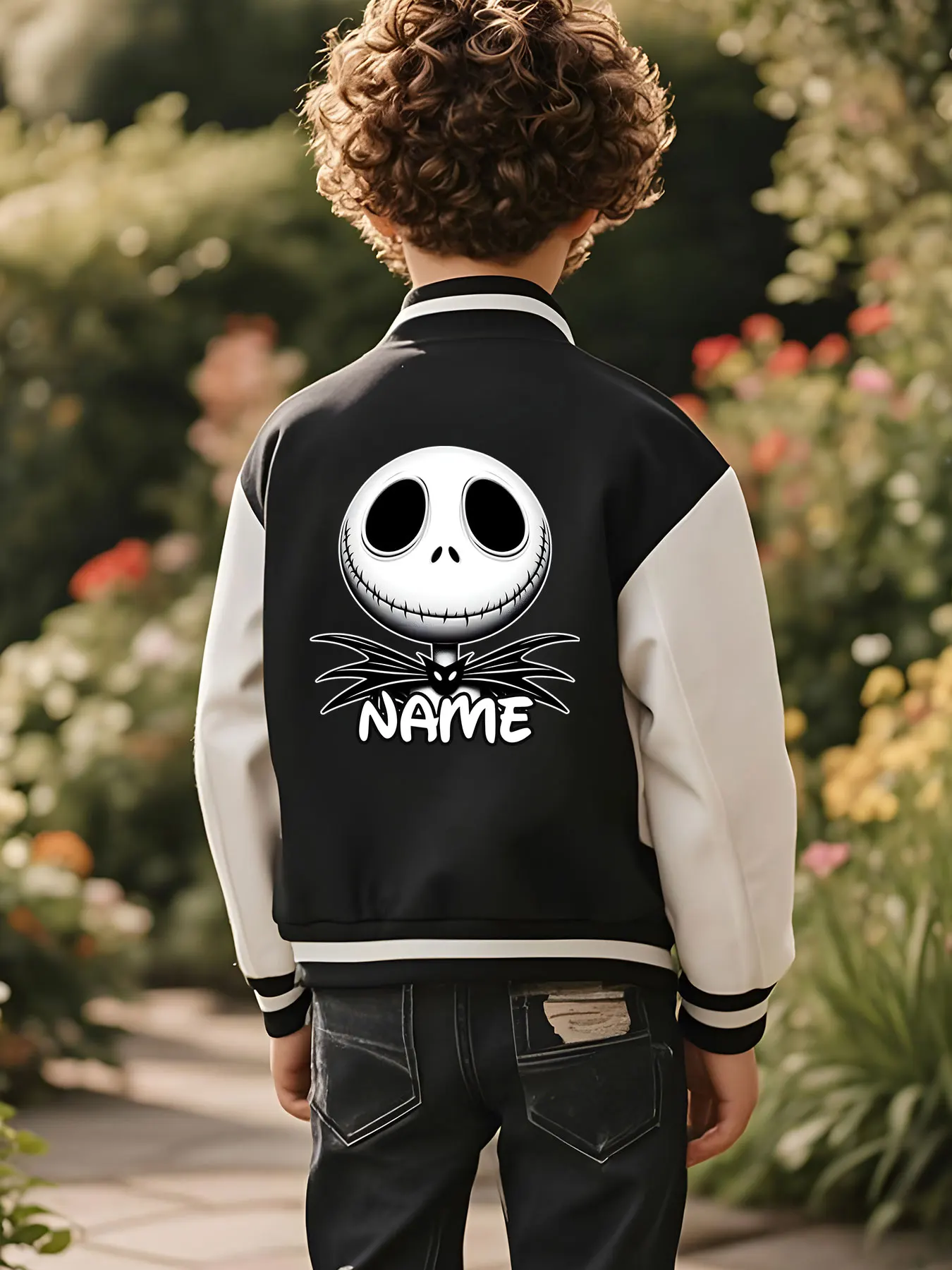 سترة بيسبول للأطفال من MINISO Disney Nightmare Before Christmas ذات صورة كلاسيكية - شكل جمجمة كلاسيكي، مليئة بالذكريات، بدلة