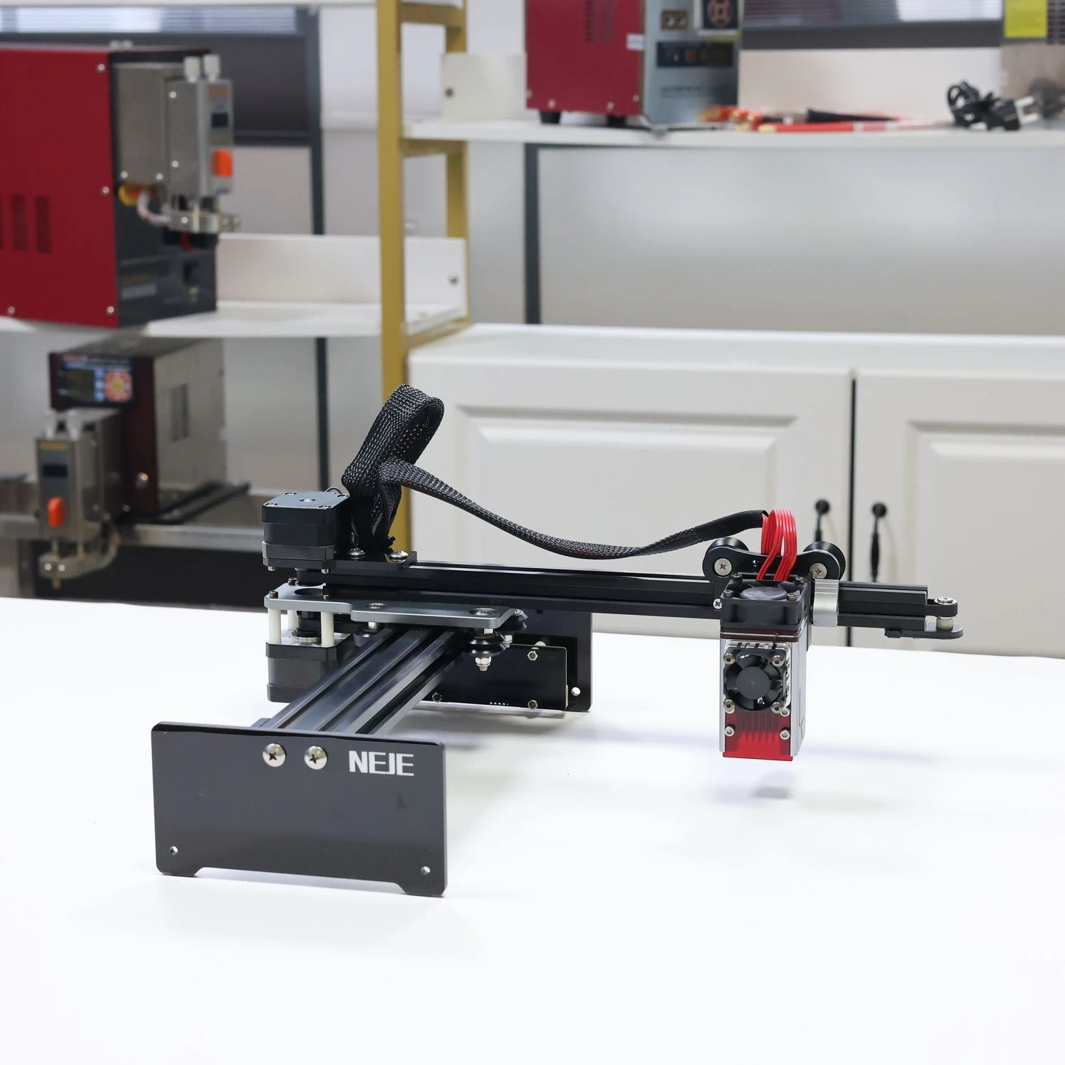 NEJE 5 A40640 Laser a messa a fuoco regolabile da 12 W per rilievo del legno duro e taglio di materiali spessi
