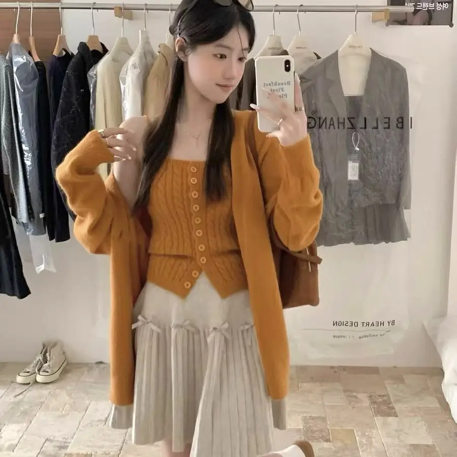 

Ленивый наряд в корейском стиле, женский осенний вязаный жилет с пуговицами + универсальный свободный тонкий кардиган с v-образным вырезом, комплект из двух предметов