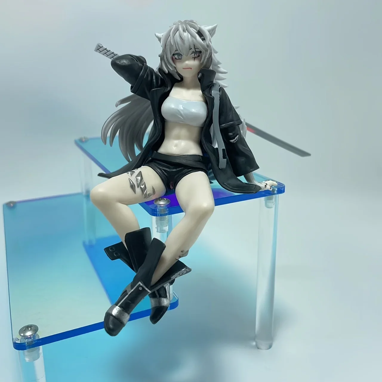 5.1 inch anime game character statue with detachable sword - collectible PVC desktop and car decorative statue,