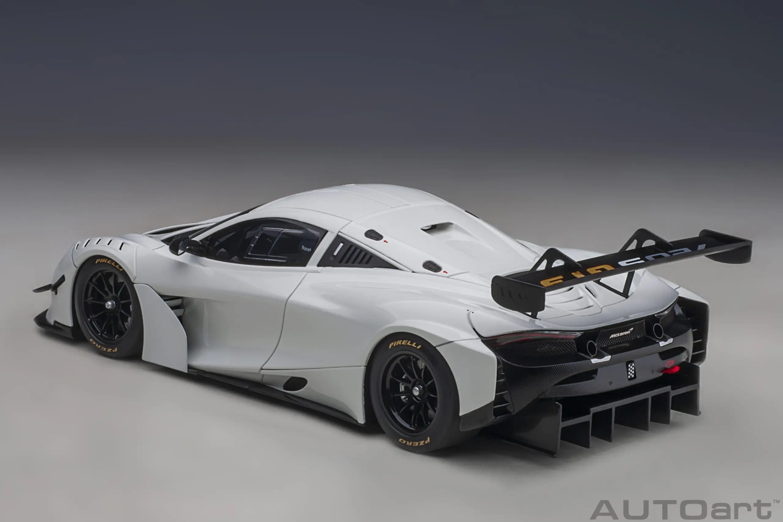 1/18 AUTOart McLaren 720S GT3 Plain Body Version (White/ Black) Collectible Diecast Model Car 81940/ 81941