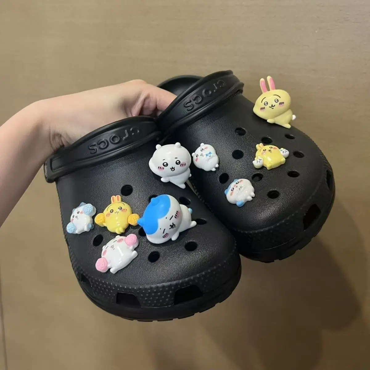 Jii-kawa Clog-Schuh-Schnalle DIY Cartoon-Puppe Lustige Neuheit Schuhblume Schuhoberflächen-Dekoration Zubehör Niedliches Ornament