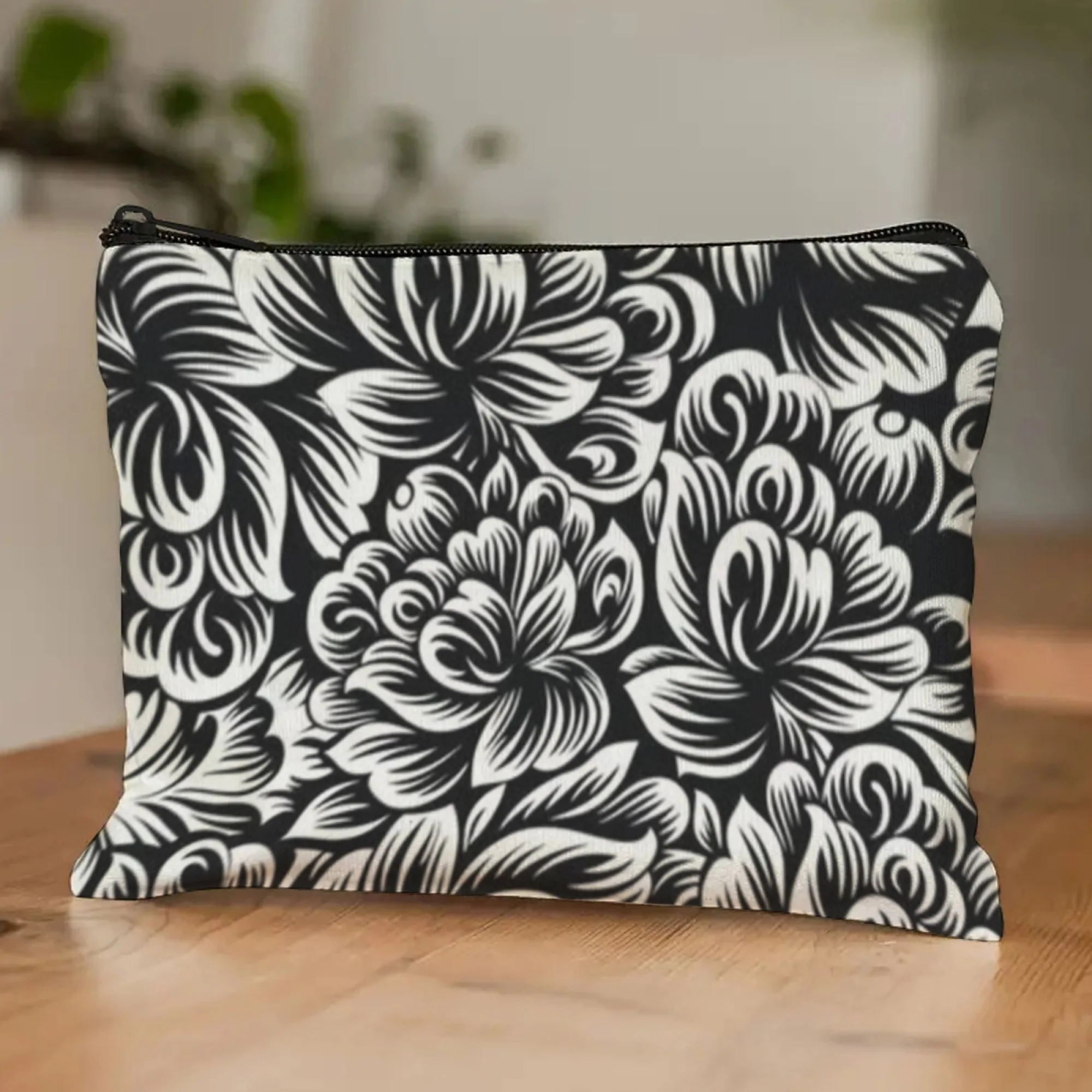 

Classic Black & White Floral Pattern Makeup Bag,Vintage - Inspired Cosmetic Pouch,Travel Toiletry Organizer for Elegant Style
