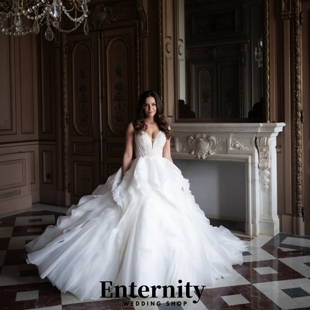 

Customized Backless Wedding Dresses V Neck Sleeveless For Women Charming Simple Lace Applique Bridal Gowns Vestidos De Novia