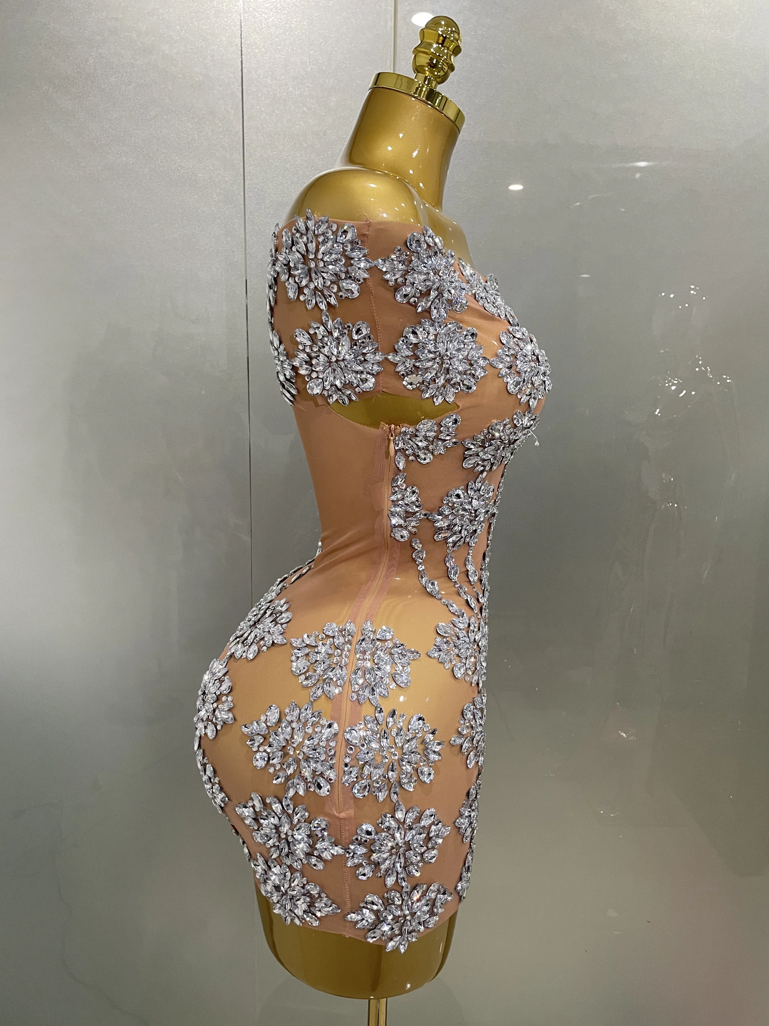Luxury Sparkly Rhinestone ตาข่ายมินิชุด 2025 ผู้หญิงเซ็กซี่ไนท์คลับปาร์ตี้เต้นรําเครื่องแต่งกายนักร้องนักเต้นแสดงเวทีสวมใส่