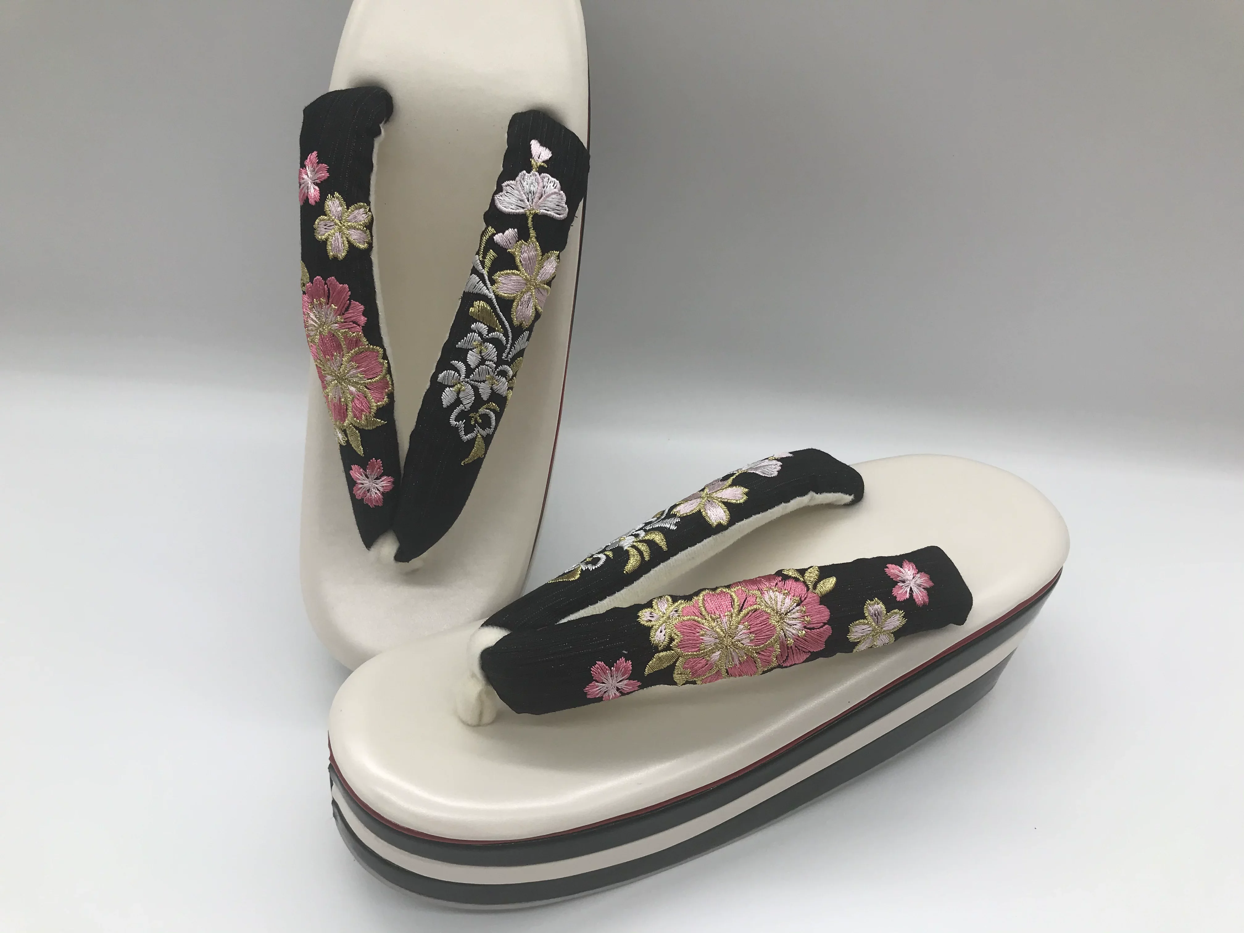 Japanese Zori Sandals with Cork Sole - Traditional Geta-Style Flip Flops, Embroidered Kimono Footwear for Cosplay
