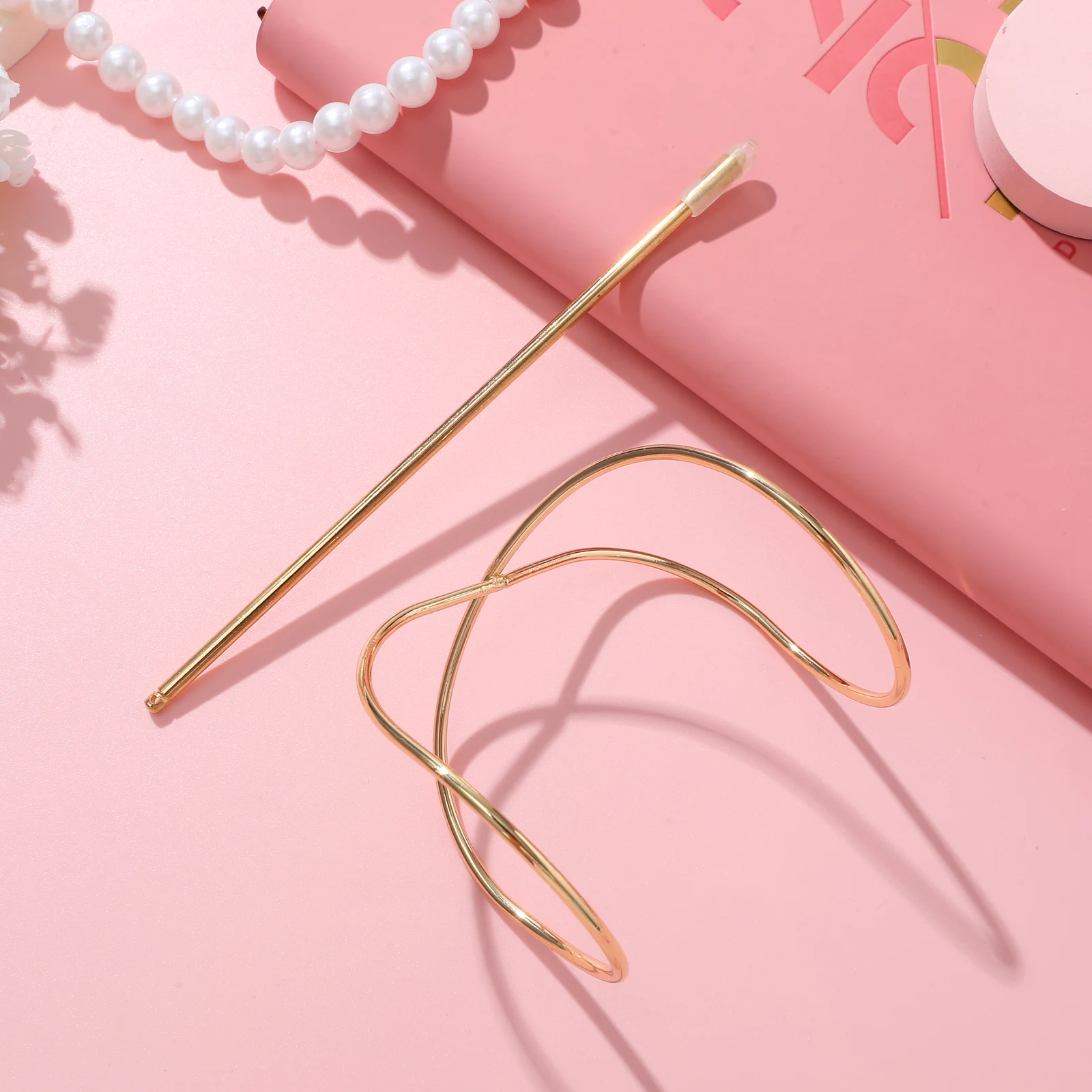 

2pcs Metal Pins Anti-Slip Holders Vintage Gold Clips Women Elegant Clips Cage Stick Circle Cuffs Accessories High Bun Clip For