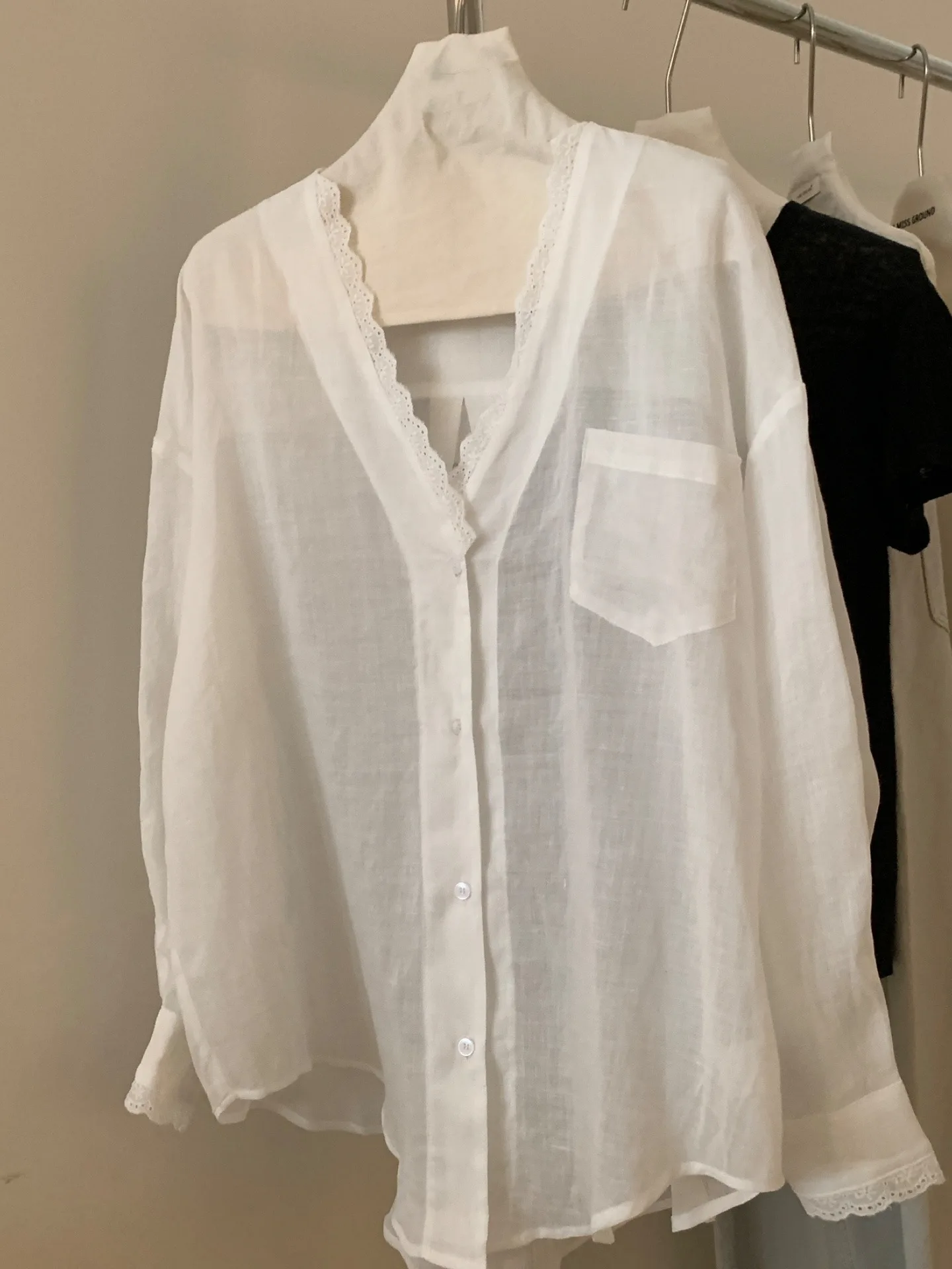 

Korean Sle Women's Lace Trim V-Ne Sun Protection irt Thin Summer New Asymmetrical Versatile Top Gentle Breeze Design