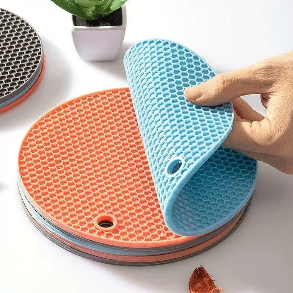 4 Pack Silicone Heat Resistant Trivets, Non-Slip Honeycomb Grip Placemats for Hot Dishes, Pots, and Pans, Versatile Dining Table Mats for Kitchen and Dinning Use (Random Colors)