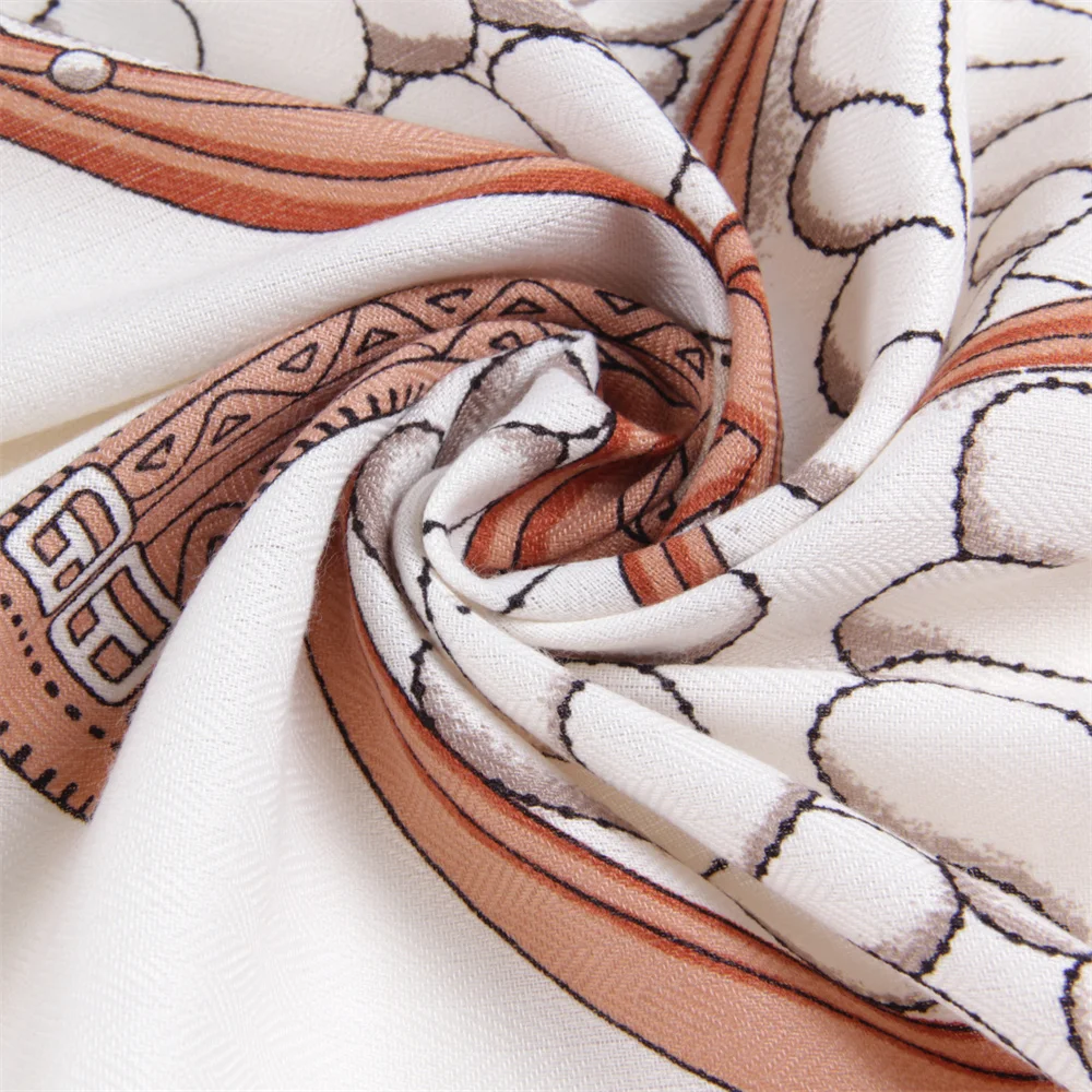 シルクカシミヤスカーフ女性手動手巻きショール馬サドルスクエアスカーフラップバンダナ高級ブランドヒジャーブ女性スカーフ