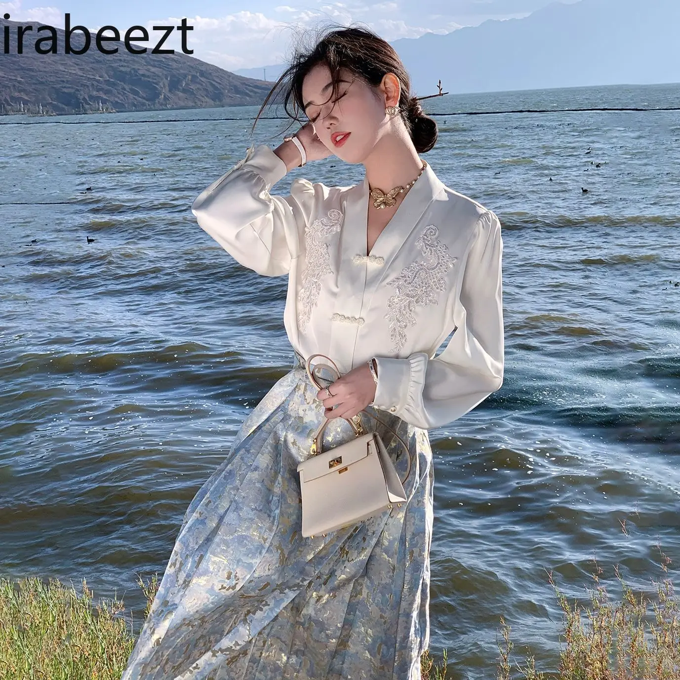 New Chinese Style Women's Horse Skirt Acient Design Embroidered V-neck Shirt Top Two-piece Suit Ancient Chinese Costume