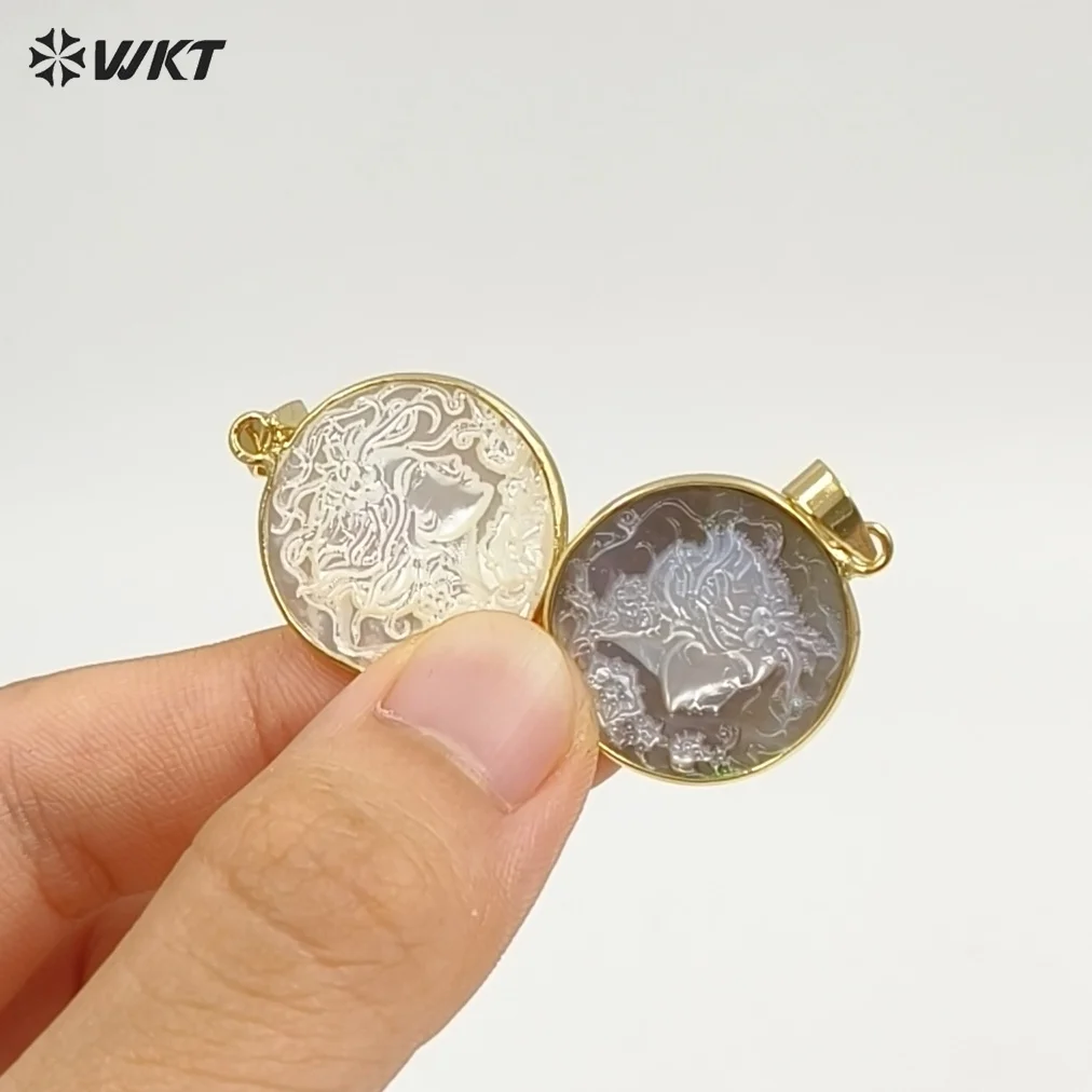 

WT-JP418 Hot Selling Special Natural Shell Round Shape Pendant With Real Gold Plated For Women Daily ACC