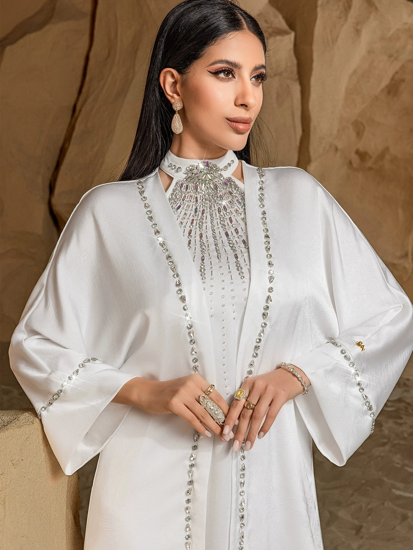 

Ramadan Islamic Muslim White Two Piece Saudi Arabian Robe Middle Eastern Kaftan Luxury Fashion Hand sewn Diamond Dress Skirt