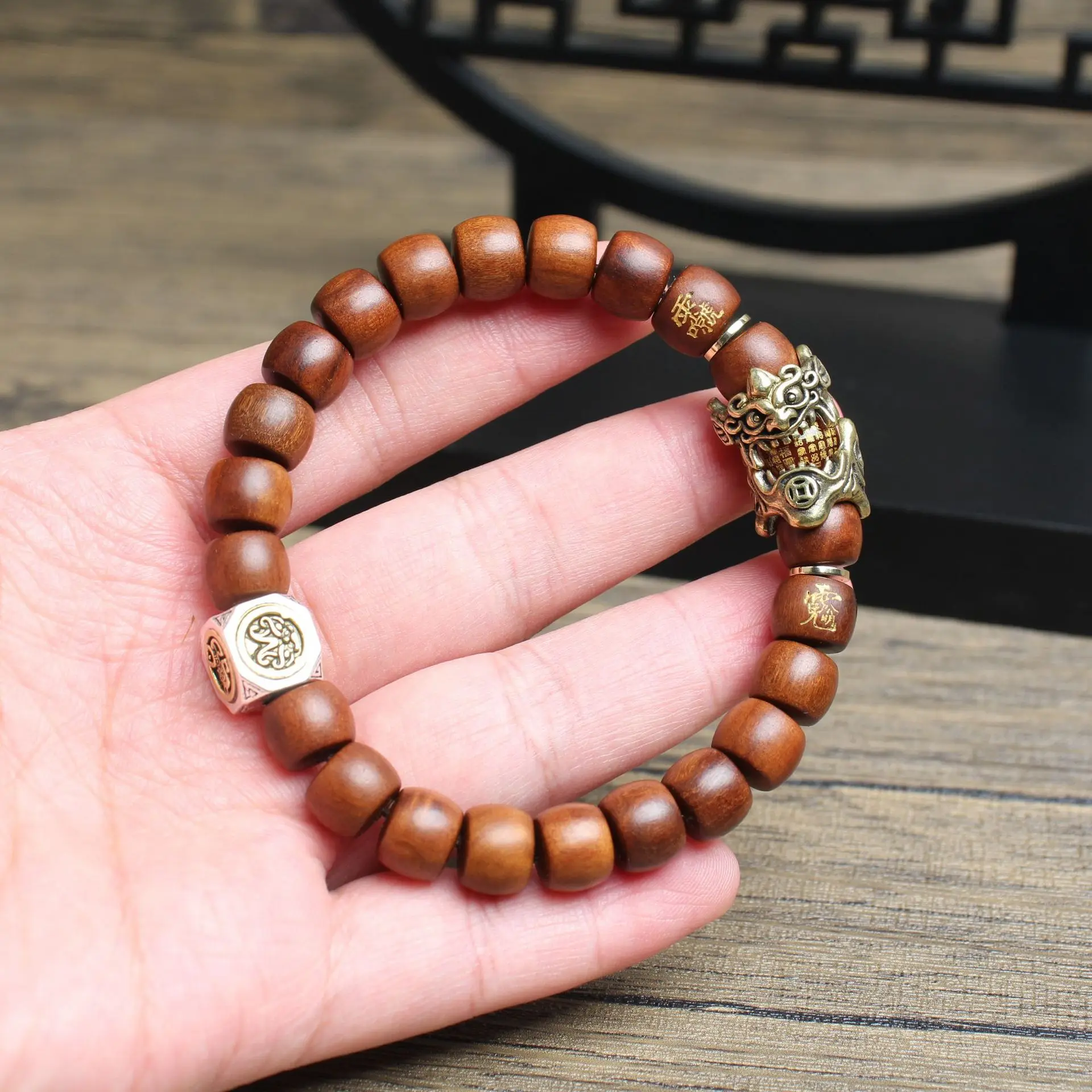 

Pi Xiu привлекает богатство молния удар мармелад деревянный даосский браслет мужская и женская ручная веревка хорошие счастливые деревянные бусины ювелирные изделия