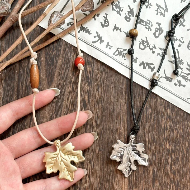 قلادة قلادة من خشب القيقب للنساء مصنوعة يدويًا بسلسلة حبل قابلة للتعديل على الطراز العرقي القديم سلسلة سترة طويلة معلقة على الرقبة #1