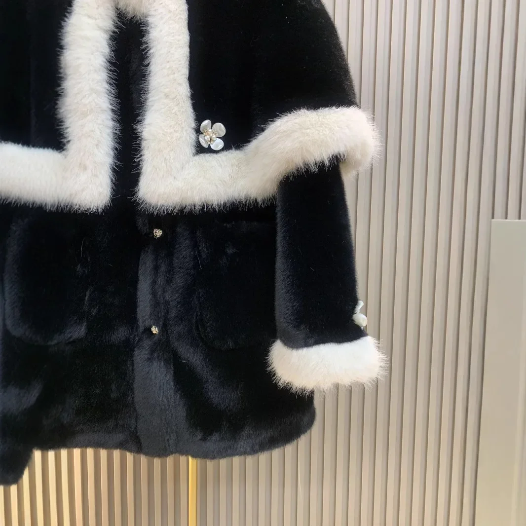 Imitazione Pelliccia di Visone Cappotto Delle Donne 2024 Inverno Nuovo Mantello Scialle in Bianco e Nero Colori Contrastanti Addensato Caldo Cappotti di Pelliccia Sintetica