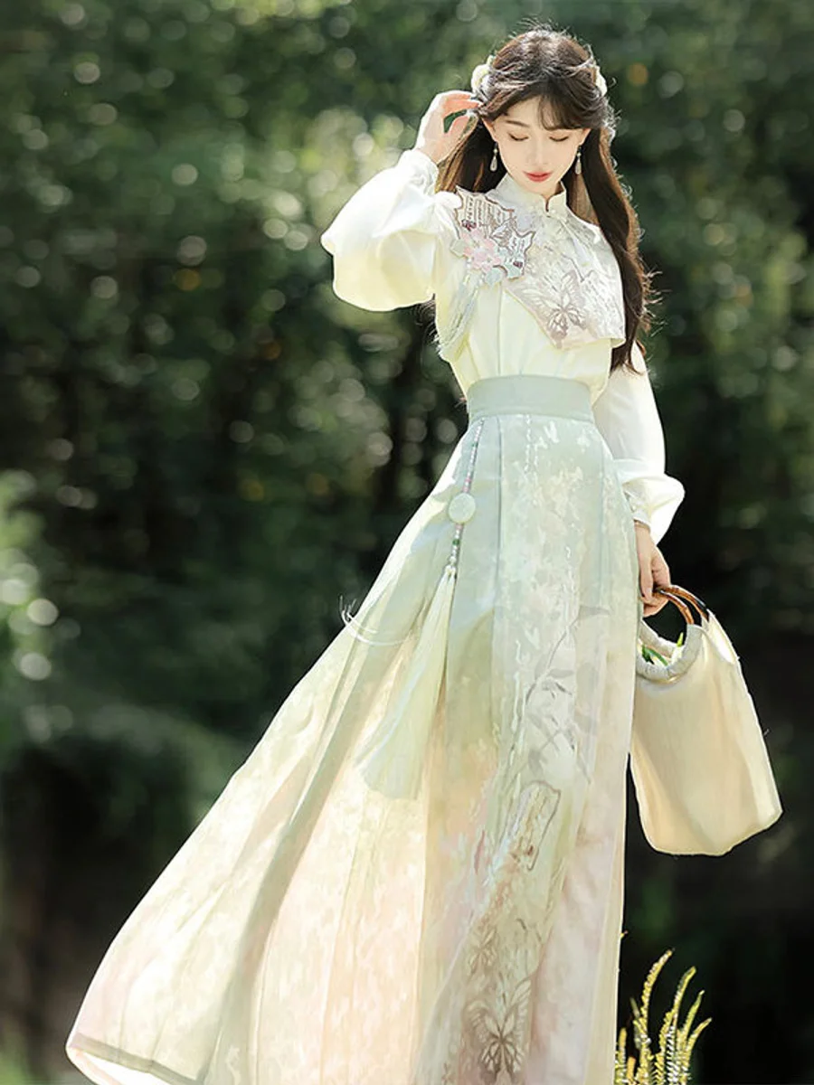 Set Atasan dan Rok Gaya Cina Baru dengan Elemen Han, Lukisan Asli Lolita Hadiah Desainer, Gaya Peri Hanfu Wanita