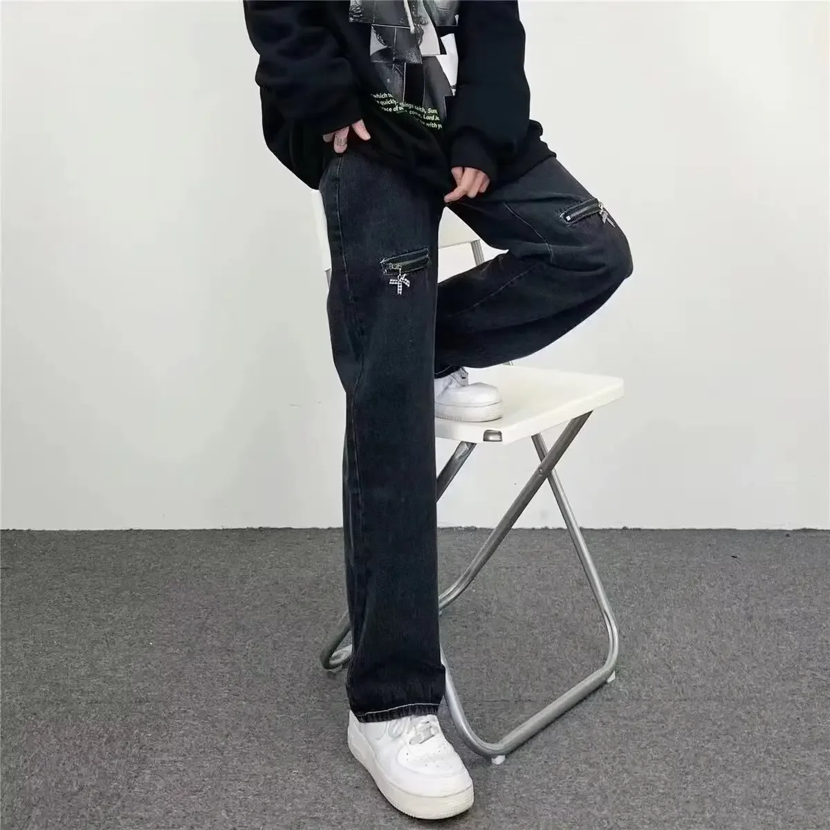 

Men and Women Black Straight Pants European and American High Street Zipper Design Sense Niche Loose Hip Hop Fried Street Jeans