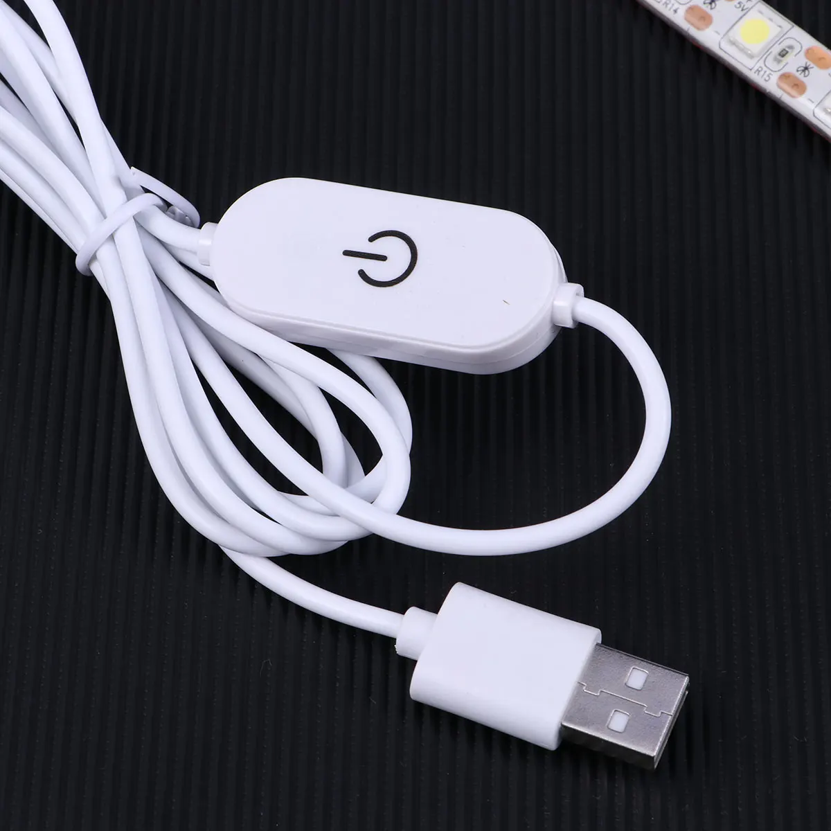 Striscia luminosa a LED USB 5V 12V Kit lampada per macchina da cucire Touch bianco Alimentato tramite USB Adesivo per illuminazione a corda flessibile Facile installazione