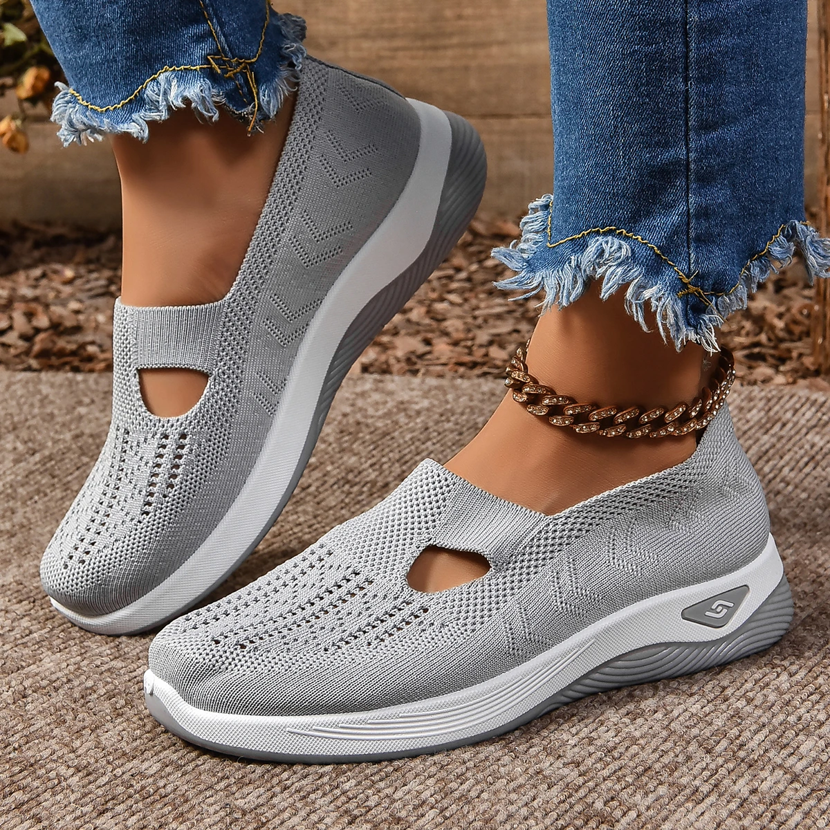 Women Flats New Summer Mesh Breathable Sneakers Light Slip on Flat Platform Casual Shoes for Women Anti-slip Walking Loafers