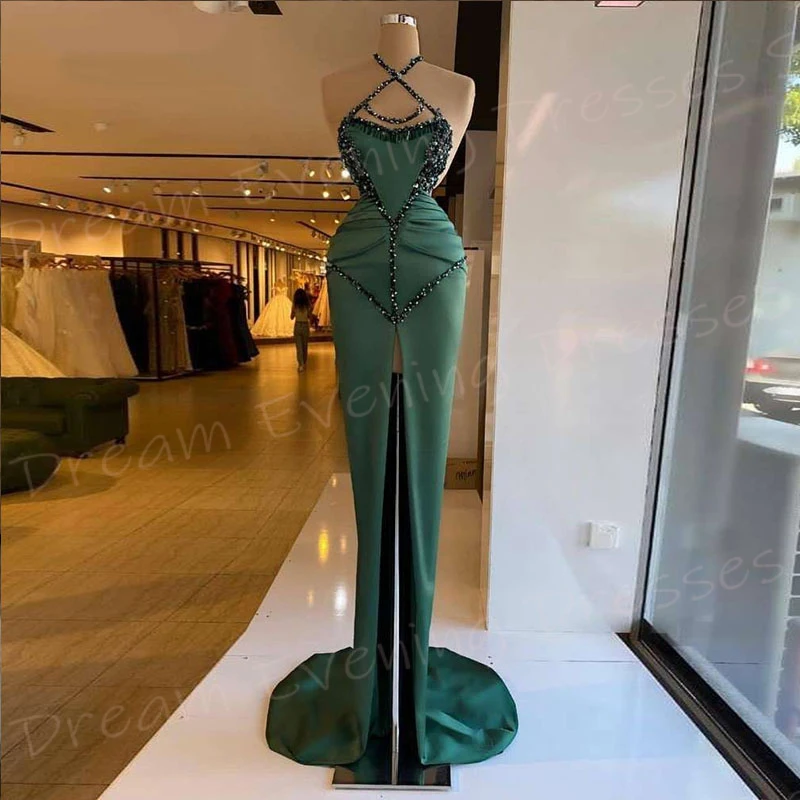 Fascinantes vestidos de noche de sirena verdes para mujer, vestidos de fiesta personalizados con cuello halter modernos, vestidos de fiesta con abertura alta